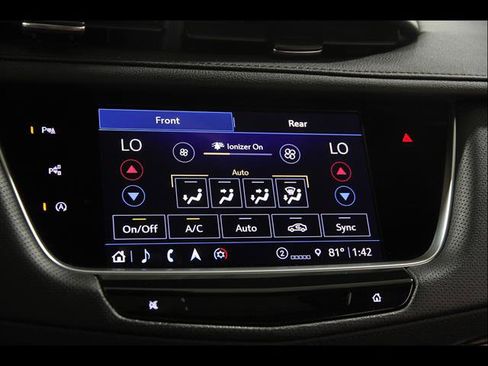 Used 2025 Cadillac XT5 Premium Luxury w/ Technology Package AWD/4WD image 14