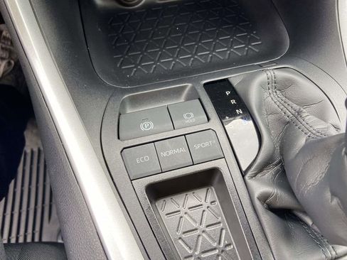 Used 2025 Toyota RAV4 XLE w/ Convenience Package image 26