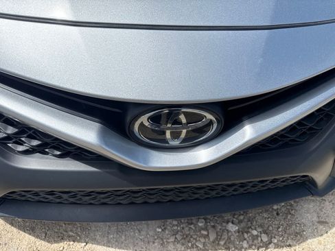 Used 2020 Toyota Camry SE w/ Convenience Package FWD image 11