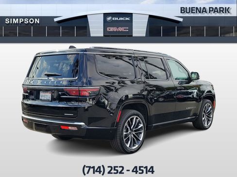 Used 2024 Jeep Wagoneer Series III w/ Premium Group I AWD/4WD image 8