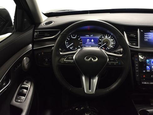 Certified 2025 INFINITI QX50 Luxe image 13