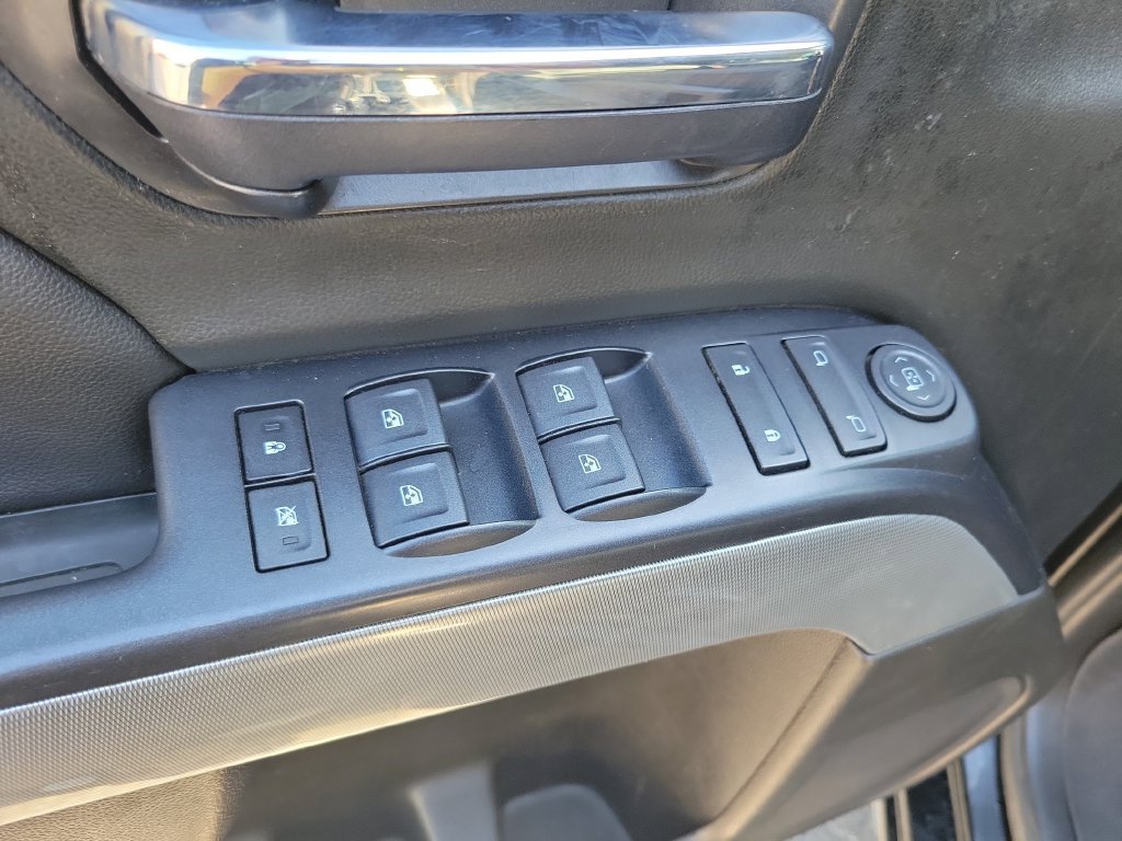 Used 2018 Chevrolet Silverado 1500 LT w/ Redline Edition AWD/4WD image 22