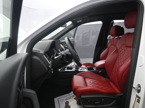 Used 2023 Audi SQ5 Prestige image 11