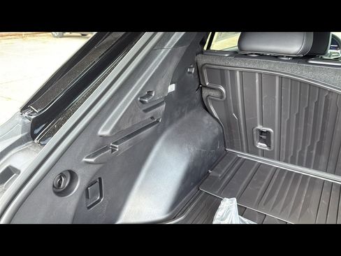 New 2025 Chevrolet Equinox EV LT image 28