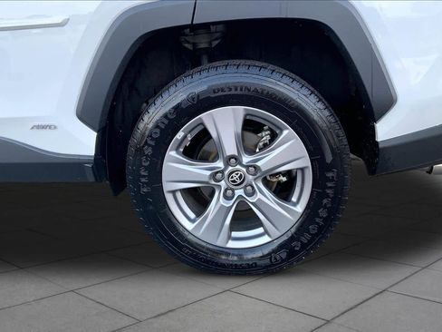 Used 2024 Toyota RAV4 LE AWD/4WD image 11