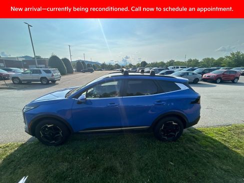 Certified 2026 Kia Sportage EX w/ EX Panorama Roof Package AWD/4WD image 9