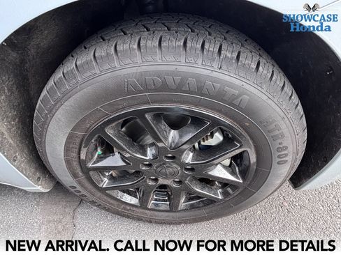 Used 2023 Chrysler Voyager LX FWD image 7