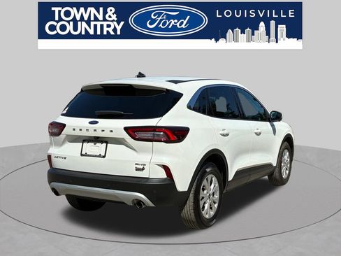 Used 2023 Ford Escape Active w/ Tech Pack #2 AWD/4WD image 3