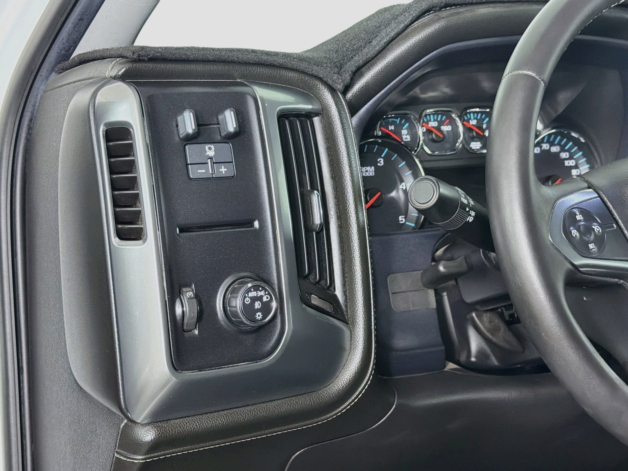 Used 2015 Chevrolet Silverado 2500 LTZ w/ Duramax Plus Package RWD image 17