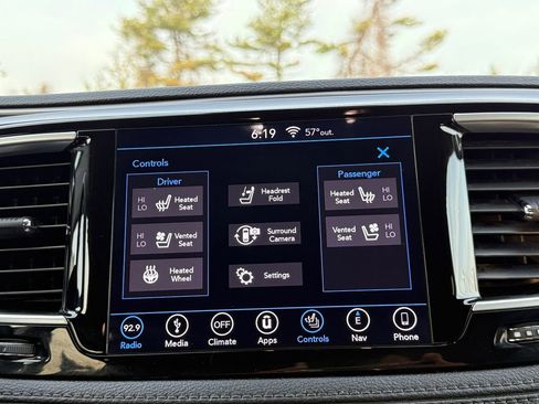 Used 2018 Chrysler Pacifica Limited w/ Advanced Safetytec Group image 16