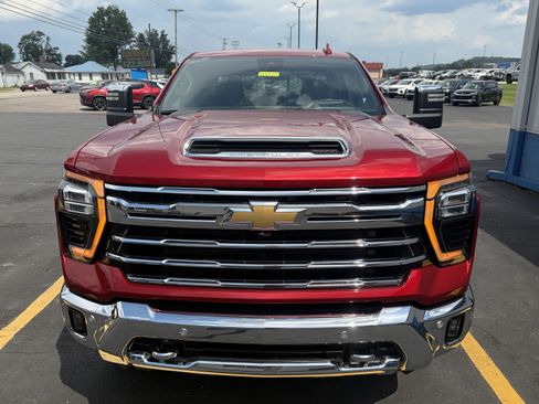 Used 2025 Chevrolet Silverado 3500 LTZ w/ LTZ Premium Package AWD/4WD image 6