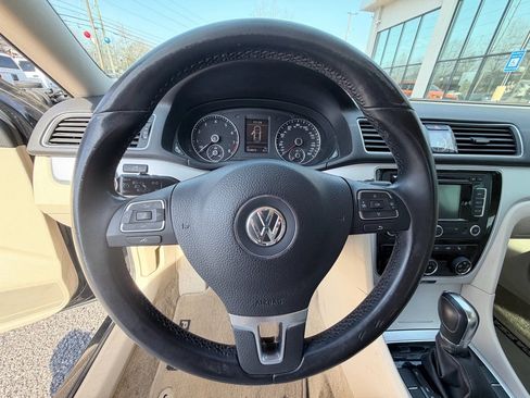 Used 2013 Volkswagen Passat 2.5 SE image 12
