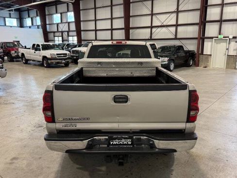 Used 2006 Chevrolet Silverado 2500 LT w/ Onstar Plus Package AWD/4WD image 10