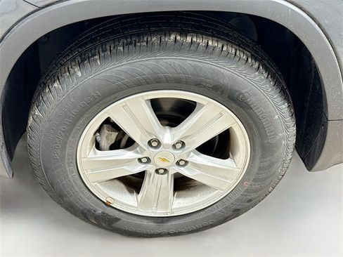 Used 2022 Chevrolet Trax LT w/ LT Convenience Package image 28