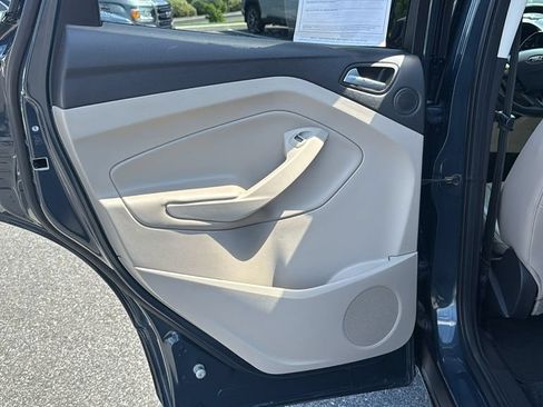Used 2019 Ford Escape Titanium FWD image 22