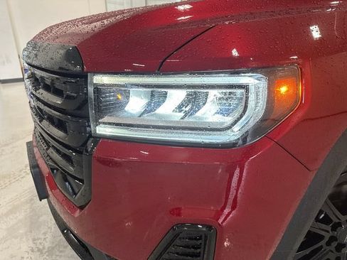 Used 2023 GMC Acadia SLT w/ Elevation Edition AWD/4WD image 9