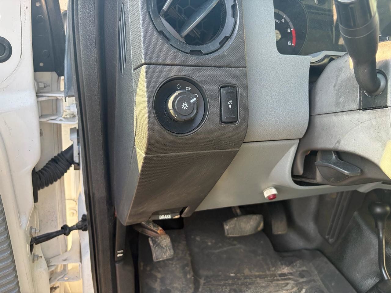 Used 2015 Ford F550 4x4 Regular Cab Super Duty image 25