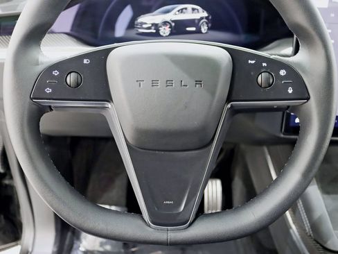 Used 2023 Tesla Model X Plaid image 12