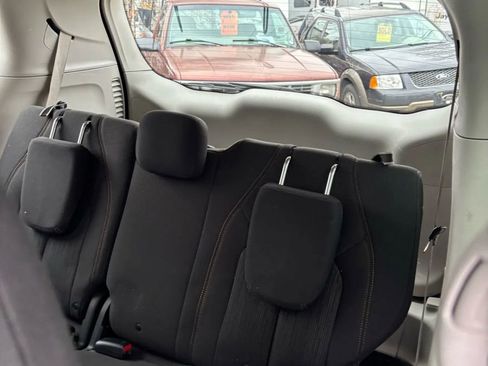 Used 2018 Chrysler Pacifica Touring Plus w/ Tire & Wheel Group image 34