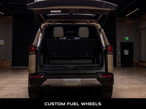 Used 2025 Lexus LX 700h Overtrail image 8