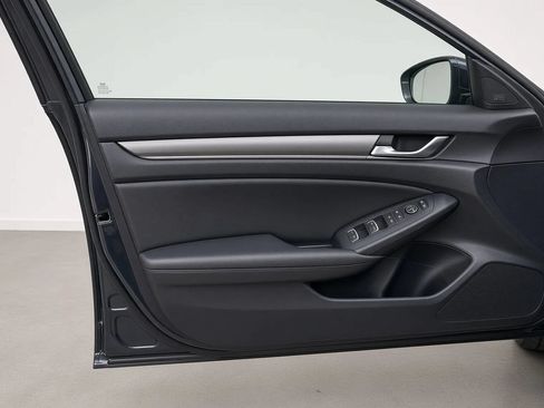 Used 2021 Honda Accord LX image 13