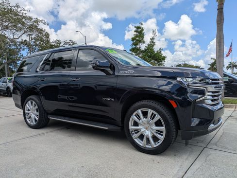 Used 2022 Chevrolet Tahoe High Country RWD image 2