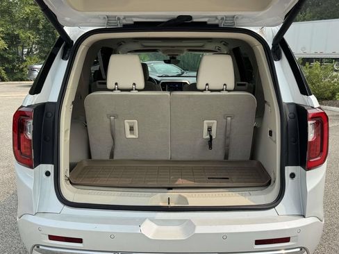 Used 2023 GMC Acadia Denali w/ Denali Ultimate Package FWD image 17