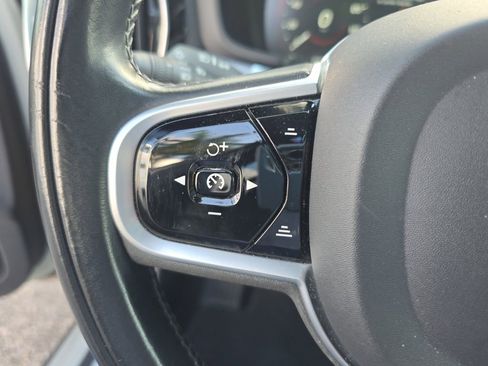 Used 2020 Volvo S60 T5 Momentum image 19