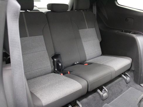 Used 2025 GMC Acadia Elevation image 13