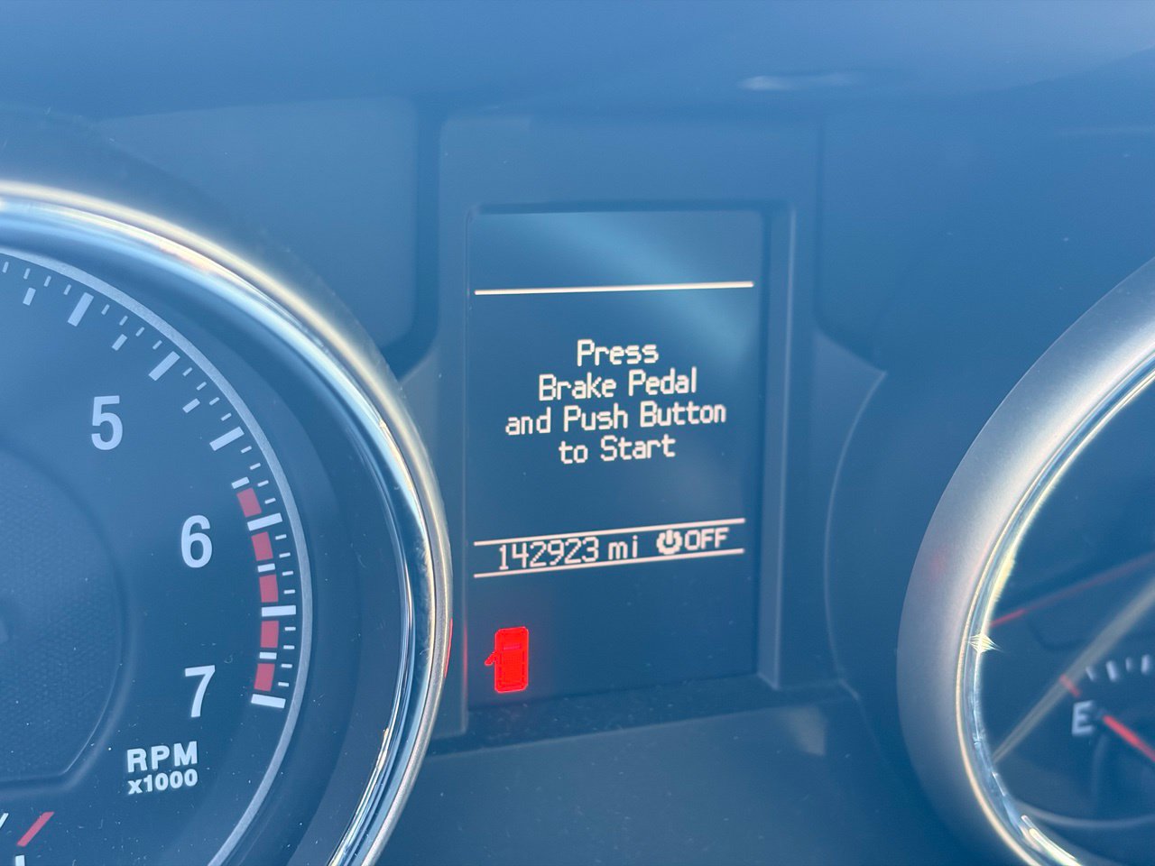Used 2012 Jeep Grand Cherokee Laredo AWD/4WD image 9