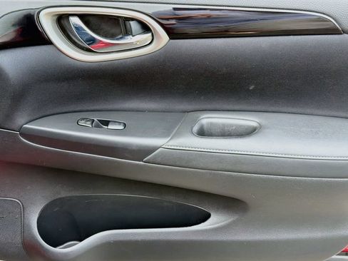 Used 2017 Nissan Sentra SV FWD image 23
