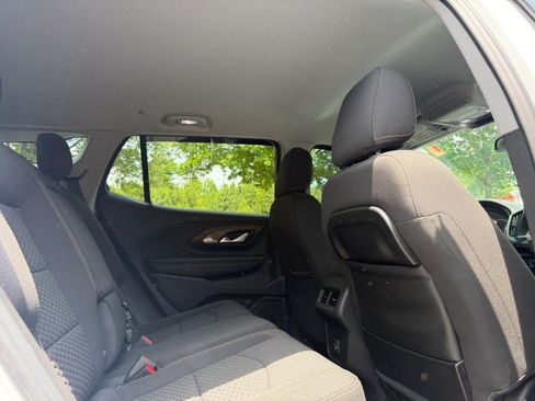 Used 2020 GMC Terrain SLE w/ Driver Convenience Package FWD image 4