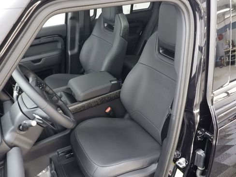New 2026 Land Rover Defender 110 OCTA AWD/4WD image 9