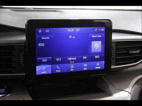 Used 2023 Ford Explorer XLT w/ Equipment Group 202A AWD/4WD image 11