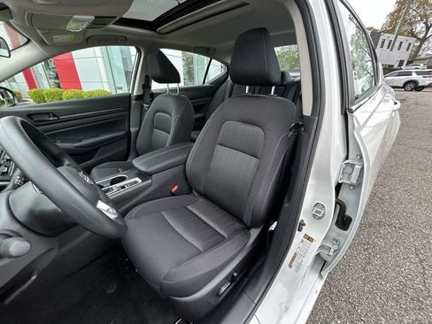 New 2026 Nissan Altima 2.5 SV w/ SV Special Edition Package AWD/4WD image 11