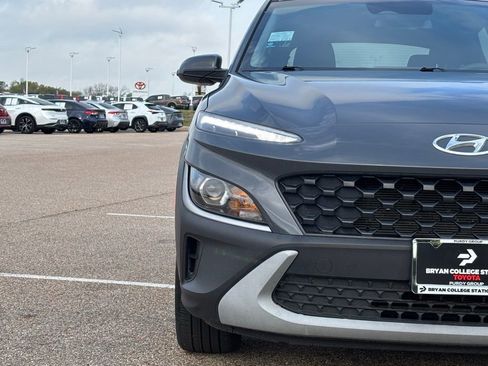 Used 2023 Hyundai Kona SEL FWD image 4