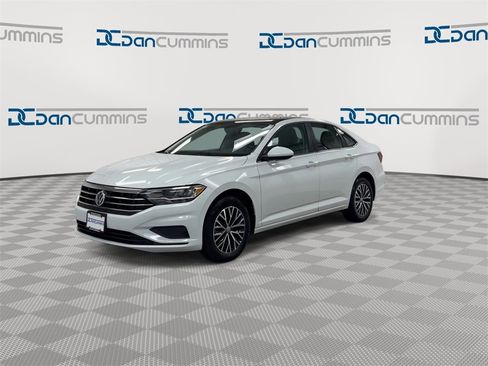 Used 2021 Volkswagen Jetta SE image 4