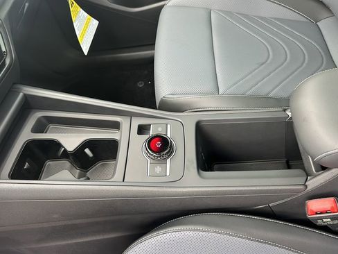 New 2026 Volkswagen Tiguan SE R-Line FWD image 17
