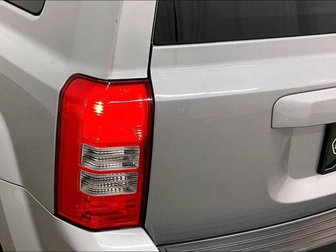 Used 2017 Jeep Patriot Sport w/ Power Value Group FWD image 23