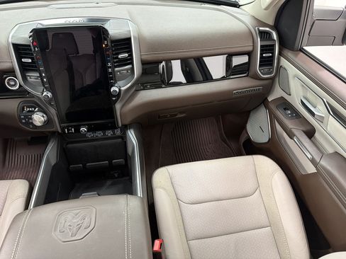 Used 2025 RAM 1500 Laramie AWD/4WD image 32