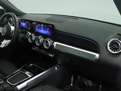 Certified 2026 Mercedes-Benz GLB 250 image 22