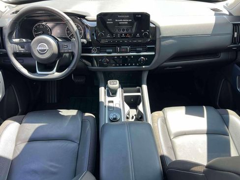 Used 2024 Nissan Pathfinder SL w/ SL Premium Package AWD/4WD image 13