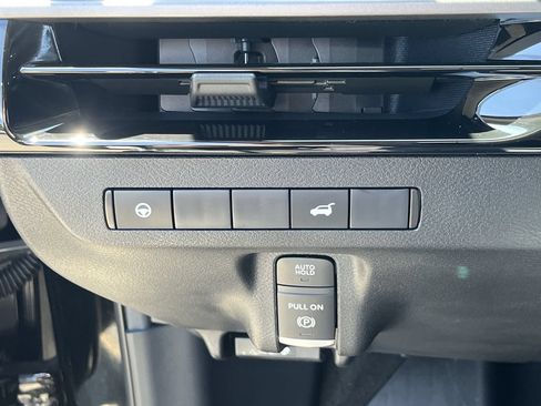 Used 2025 Nissan Murano SV FWD image 16