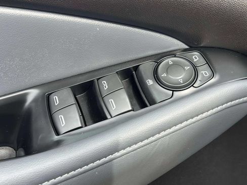 Used 2024 Buick Enclave Essence w/ Experience Buick Package AWD/4WD image 9