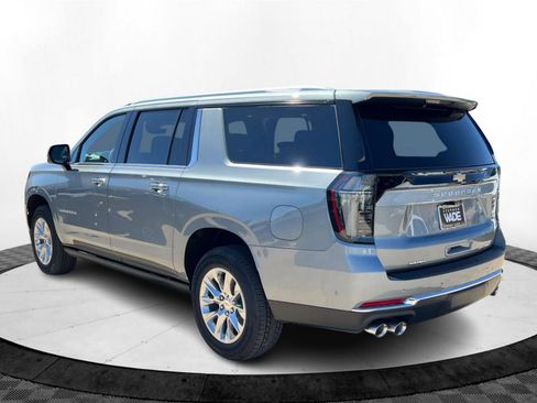 New 2026 Chevrolet Suburban Premier image 3