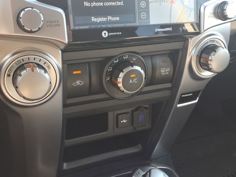 Used 2024 Toyota 4Runner SR5 Premium w/ Moonroof Package AWD/4WD image 20