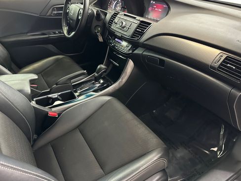 Used 2017 Honda Accord Sport image 31