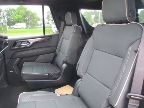 New 2026 GMC Yukon Elevation w/ Elevation Premium Package AWD/4WD image 12