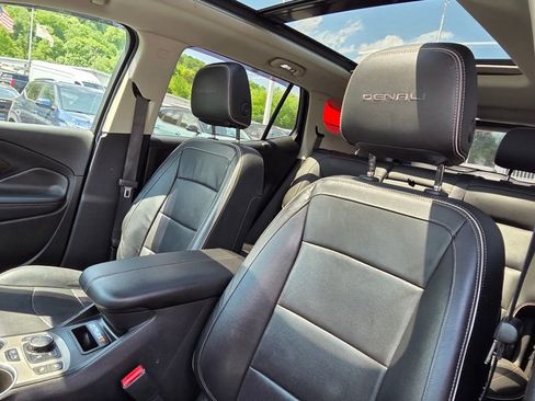 Used 2019 GMC Terrain Denali w/ Advanced Safety Package AWD/4WD image 12