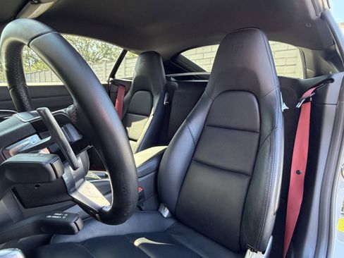 Certified 2019 Porsche 718 Cayman S RWD image 5